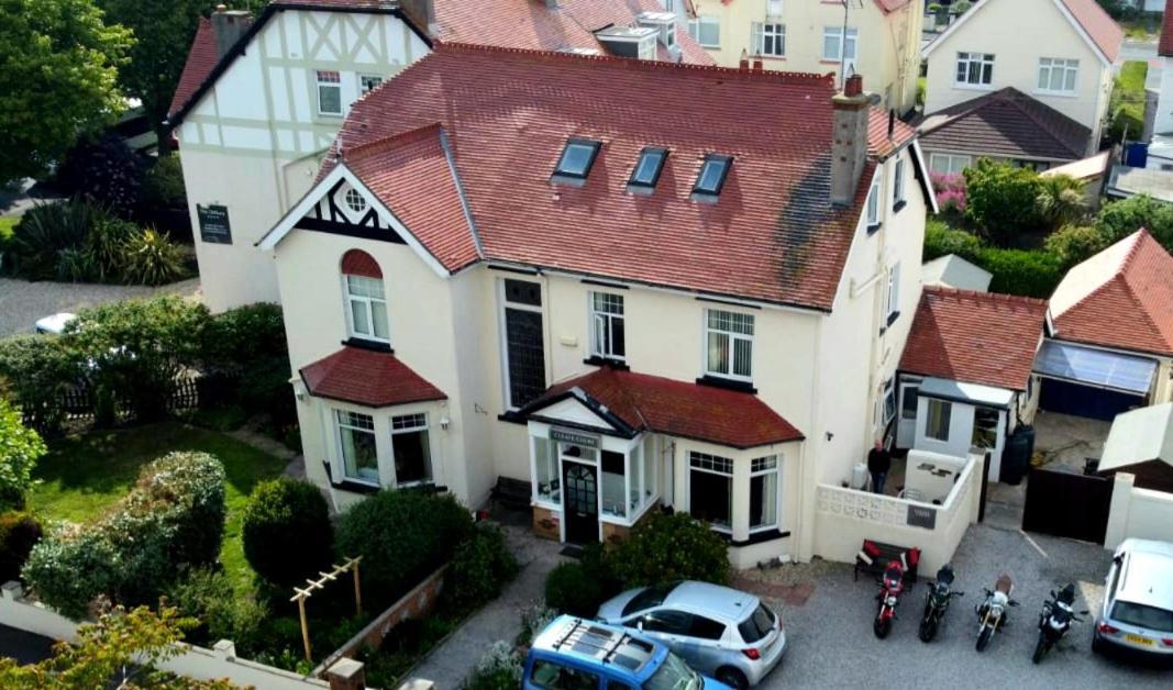 Cleave Court Guest House Лландидно Экстерьер фото
