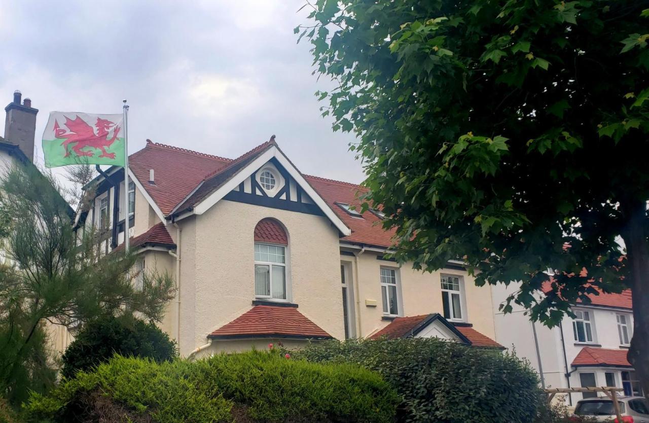 Cleave Court Guest House Лландидно Экстерьер фото